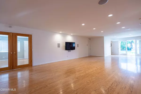 Sherman Oaks, CA 91423,4539 Mammoth Avenue