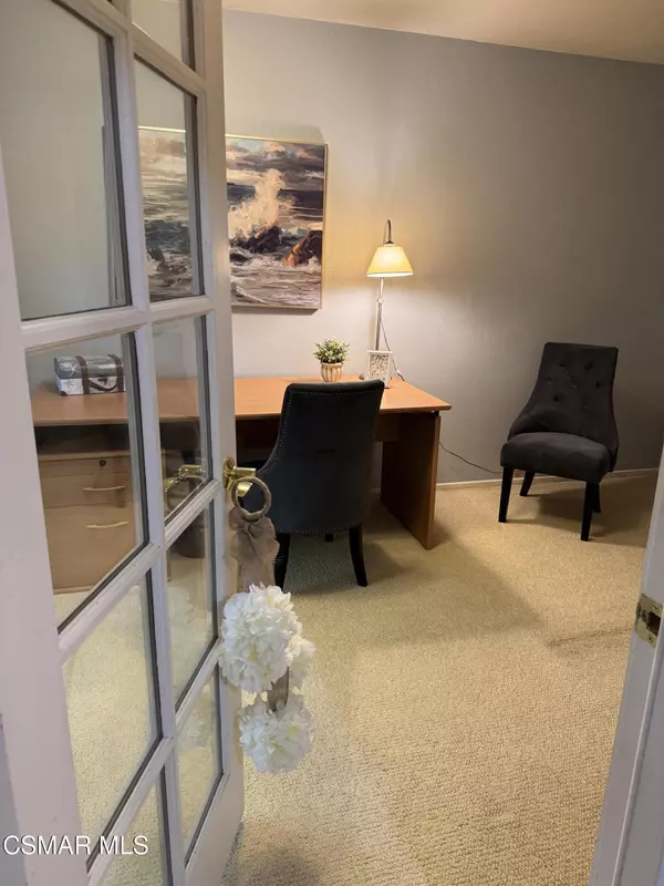 Agoura Hills, CA 91301,5322 Colodny Drive #1