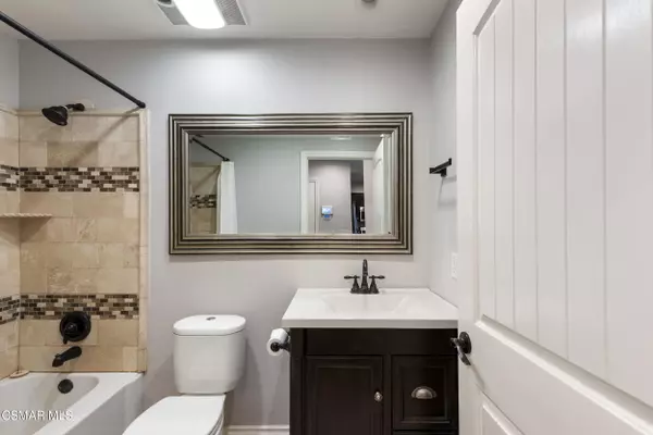 Westlake Village, CA 91362,3388 Holly Grove Street