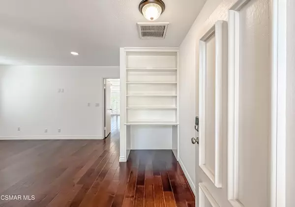 Westlake Village, CA 91361,2829 Shoreview Circle