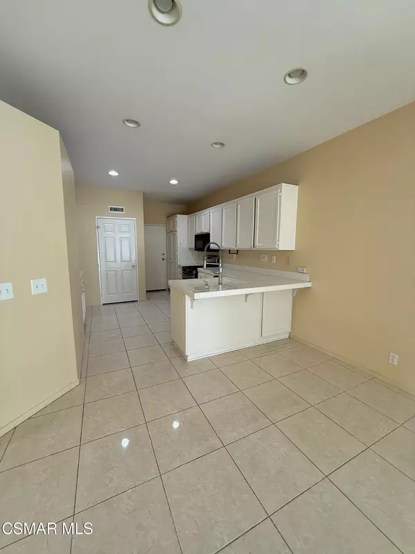 Moorpark, CA 93021,11623 Countrysprings Court