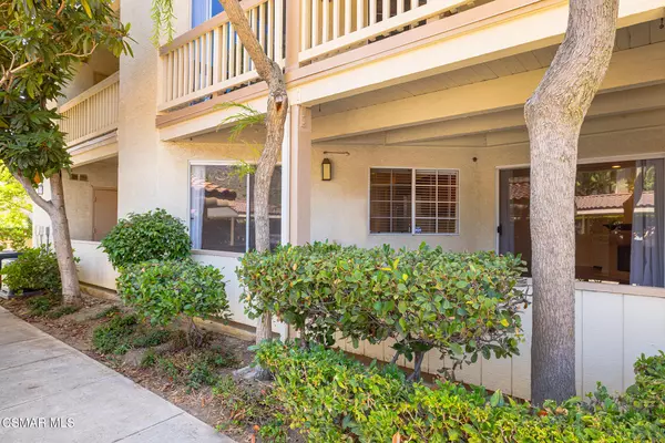 5744 Oak Bend Lane #201, Oak Park, CA 91377
