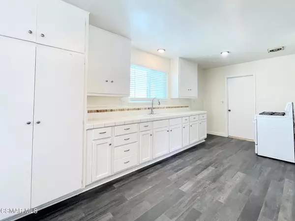 Simi Valley, CA 93065,1855 Arcane Street