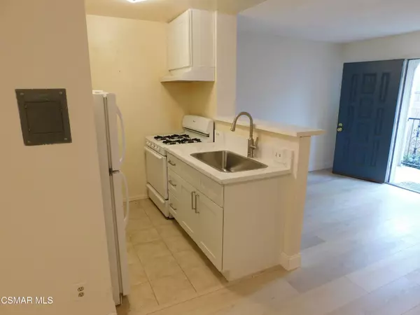 North Hollywood, CA 91606,6213 Whitsett Avenue