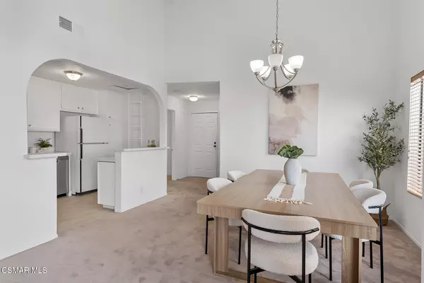 Valley Village, CA 91607,11939 Weddington Street #313