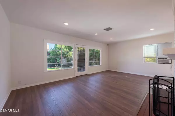 Woodland Hills, CA 91364,22125 Costanso Street