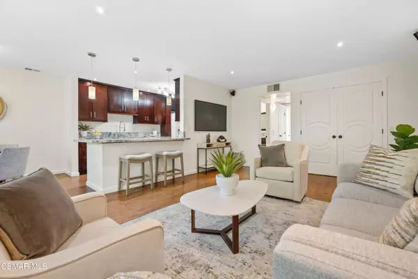 Calabasas, CA 91302,23637 Park Capri #36