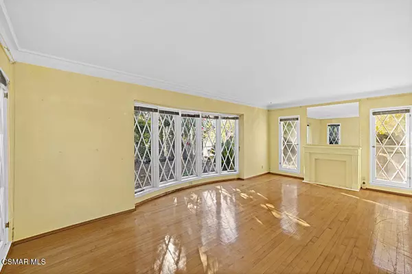 Sherman Oaks, CA 91403,14937 Greenleaf Street