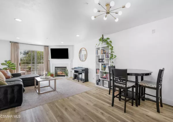 2713 Antonio Drive #210, Camarillo, CA 93010