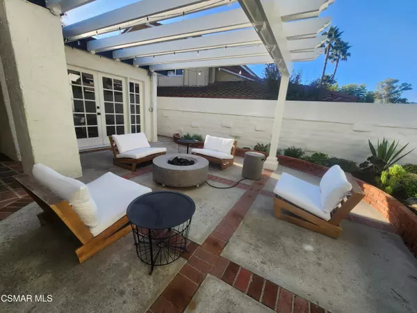 Westlake Village, CA 91361,4474 Guildhall Court