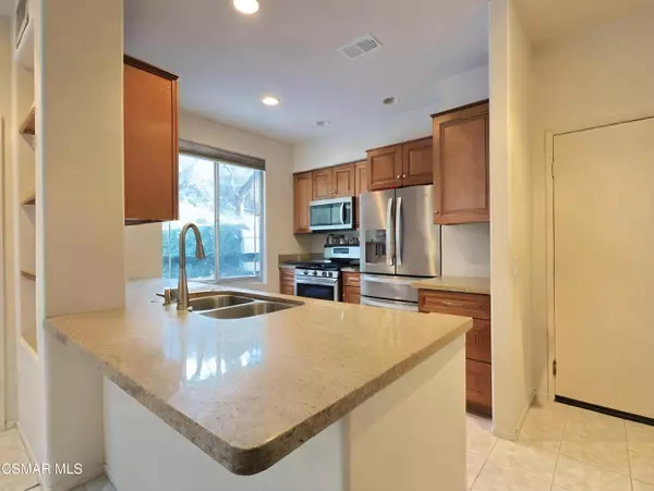 Valencia, CA 91354,23605 Muir Trail #78