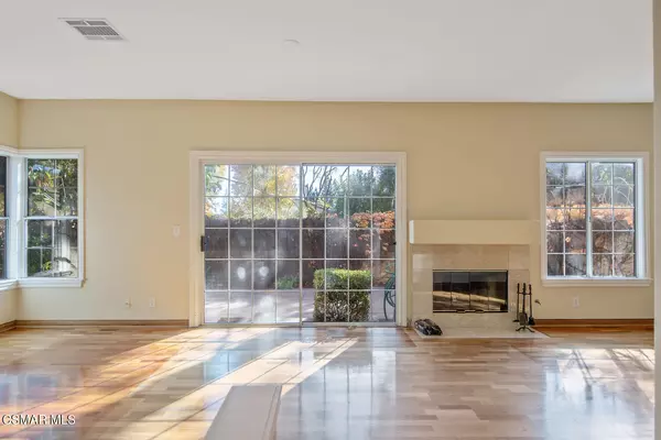 Westlake Village, CA 91362,5608 Roundtree Place