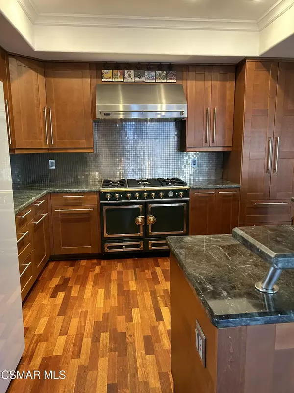 Westlake Village, CA 91362,5608 Roundtree Place