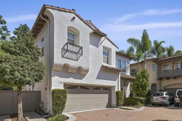 Carlsbad, CA 92011,7103 Surfbird Circle