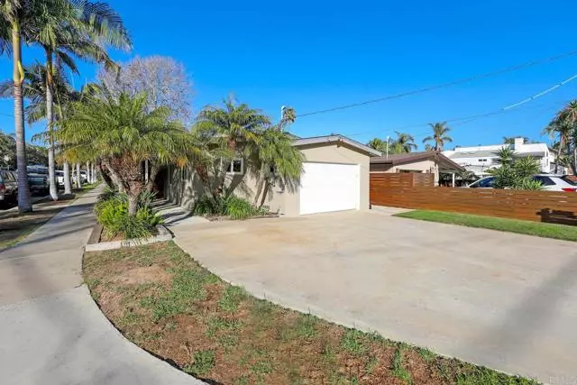 450 Sylvia Drive, Encinitas, CA 92024