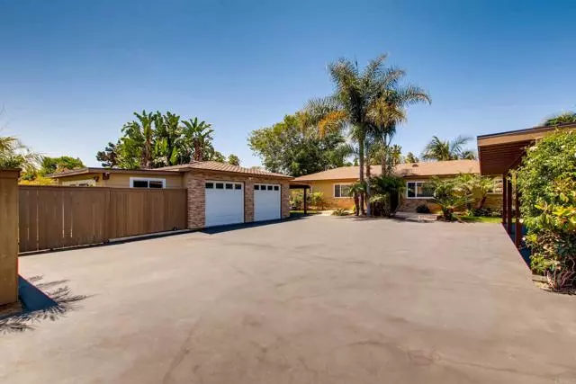 1074 Hermes Avenue, Encinitas, CA 92024