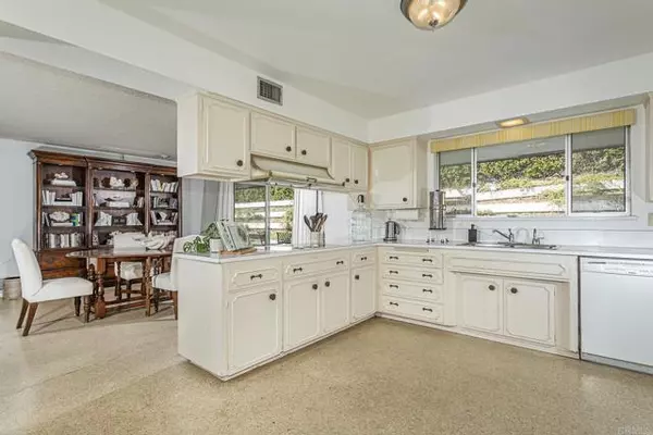 La Jolla, CA 92037,1628 Bahia Vista Way