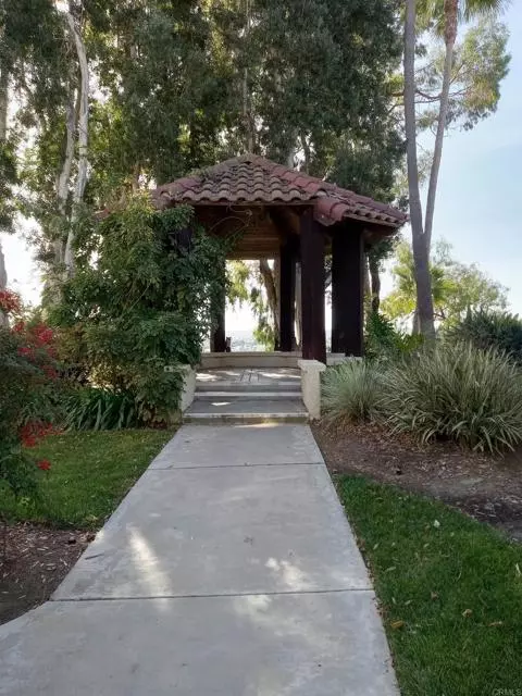 Carlsbad, CA 92009,7308 Alta Vista