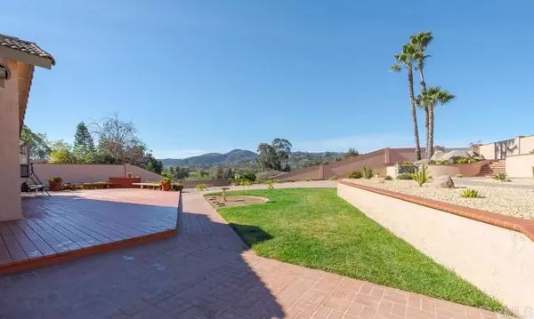 Escondido, CA 92029,672 Chateau