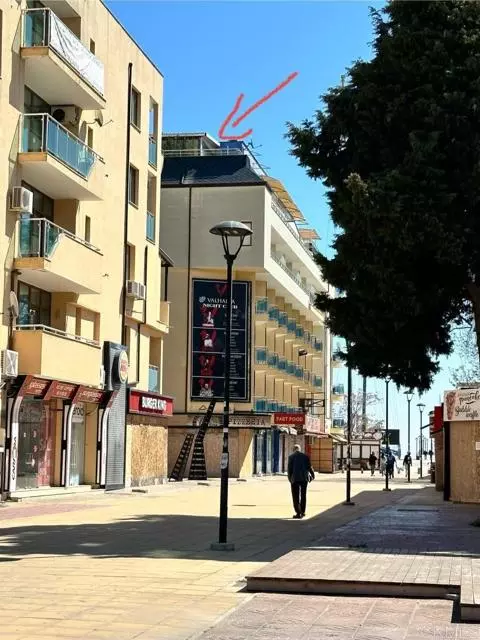 Outside Area (outside U.s.) Foreign Country,,2 Flowers