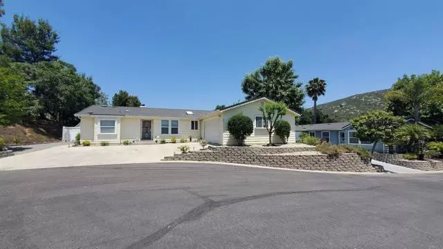 2239 Black Canyon Rd, Ramona, CA 92065