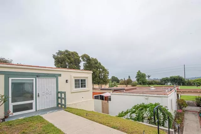 Oceanside, CA 92057,3621 Vista Campana South