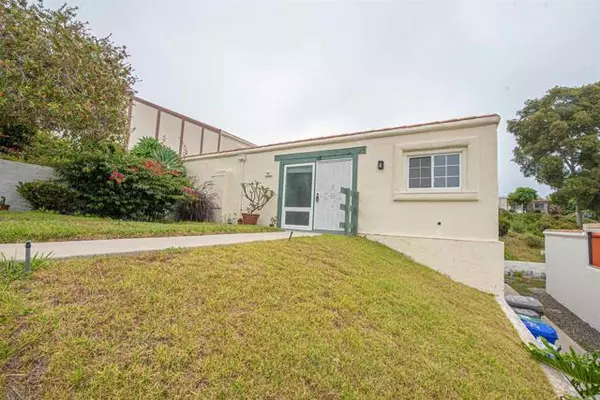 Oceanside, CA 92057,3621 Vista Campana South