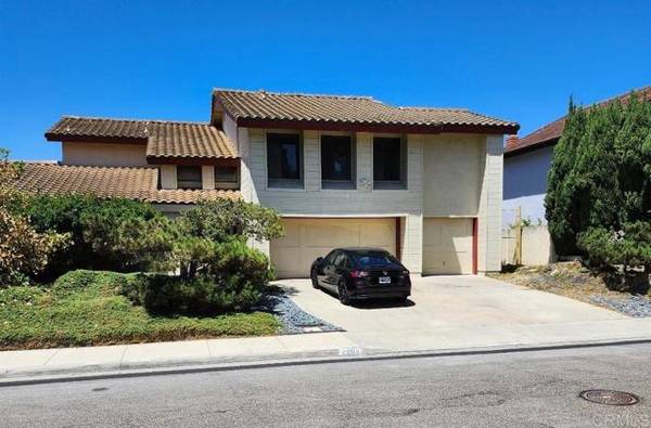 2008 Saliente Way, Carlsbad, CA 92009