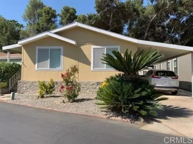 8975 Lawrence Welk, Escondido, CA 92026