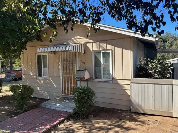 804 East 2nd Avenue, Escondido, CA 92025