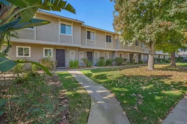 2112 E Vista Way, Vista, CA 92084