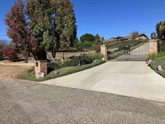 Fallbrook, CA 92028,2063 Fuerte Street