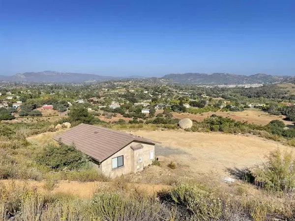 12458 Hillpoint Court, Valley Center, CA 92082