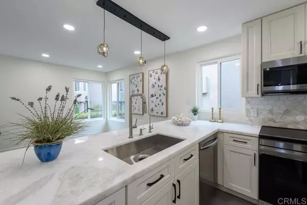 930 Via Mil Cumbres, Solana Beach, CA 92075