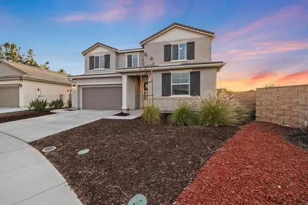 2823 Moonshimmer Street, Hemet, CA 92543