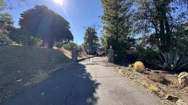 Ramona, CA 92065,1002 Summer Glen Drive