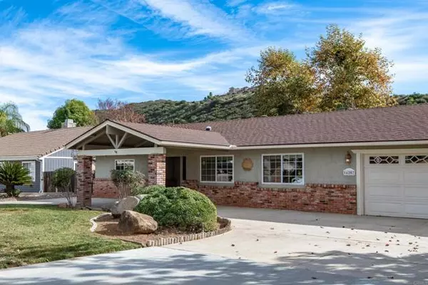 16207 Arena Drive, Ramona, CA 92065