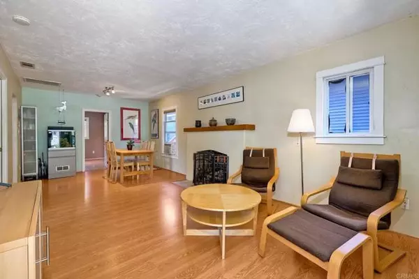 San Diego, CA 92116,4612 Hamilton Street