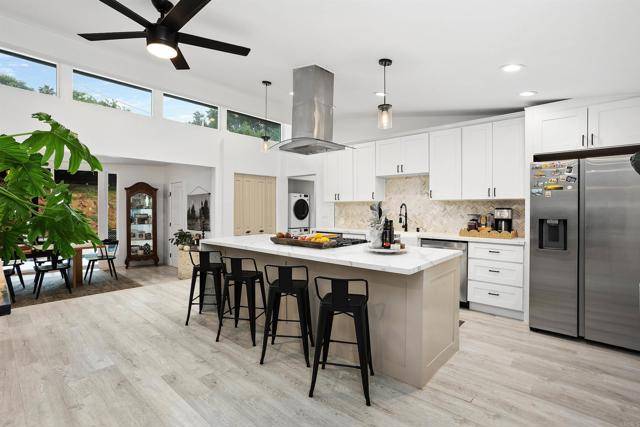 159 La Lomita Drive, Escondido, CA 92026