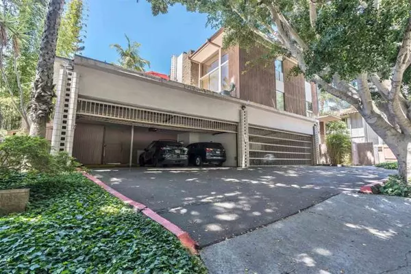 La Jolla, CA 92037,2630 Torrey Pines Rd. Road