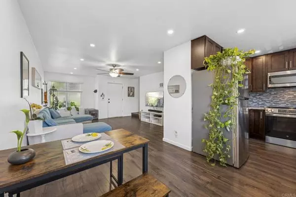 Vista, CA 92083,955 Postal Way