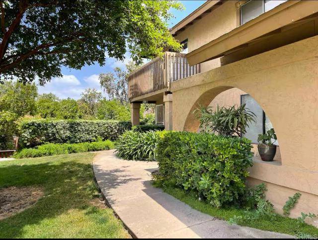 8962 Fletcher Valley Dr., Santee, CA 92071
