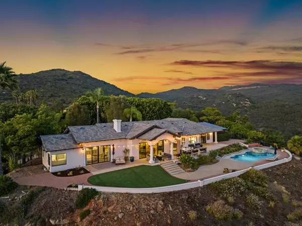 1966 Las Lomas, Vista, CA 92084
