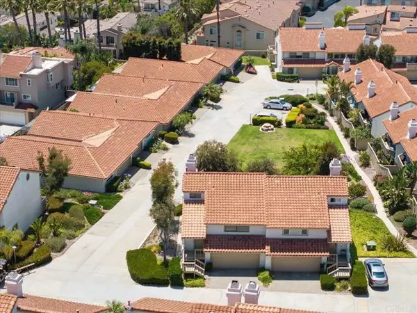 Carlsbad, CA 92009,6684 Corte Maria