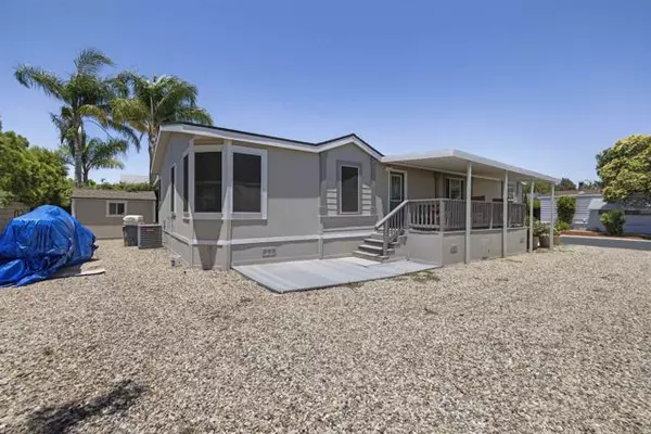 Saugus, CA 91350,26411 Bentgrass Way