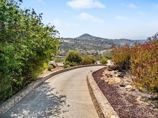 Valley Center, CA 92082,13065 Via Suena