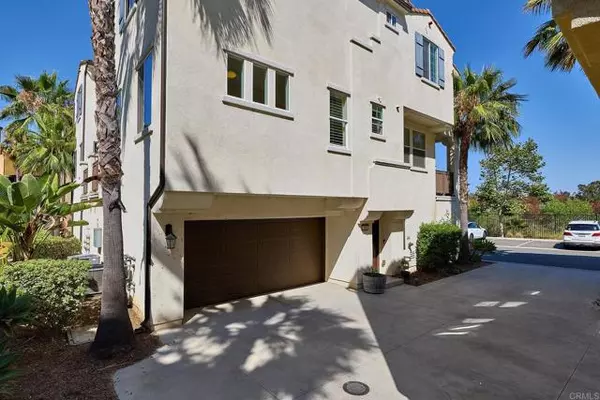 Oceanside, CA 92057,5086 Cascade Way