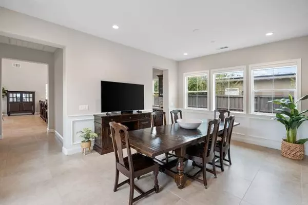 Encinitas, CA 92024,956 Urania Avenue