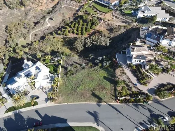 Carlsbad, CA 92009,7319 Bolero St.