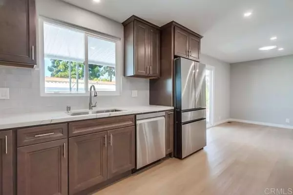 Carlsbad, CA 92011,7320 San Bartolo Street